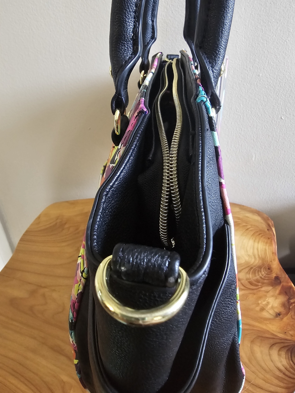 Betsey Johnson Black Trim Floral Shoulder Bag - Picture 8 of 12